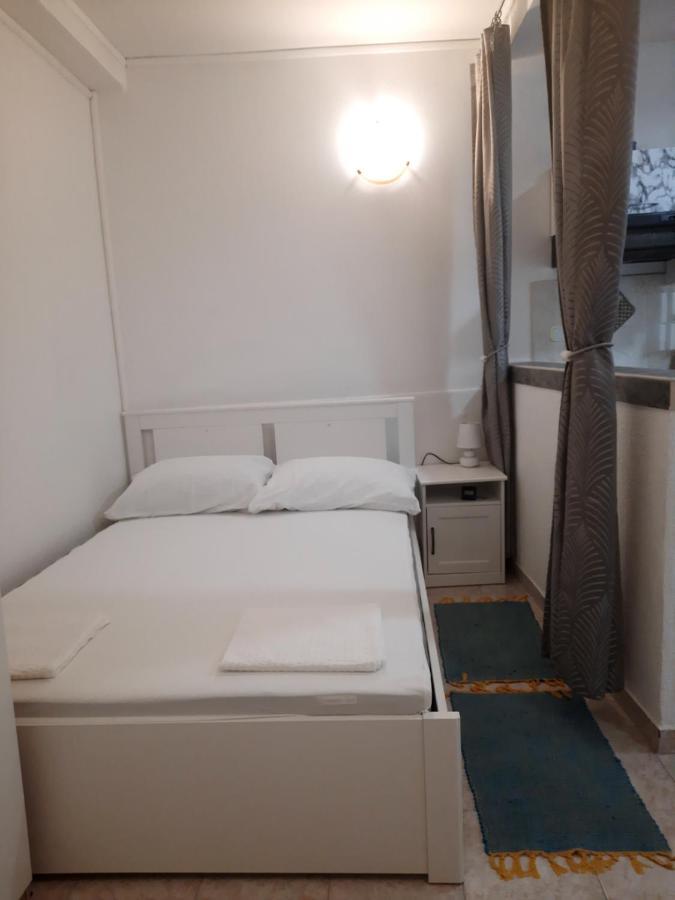Apartmani Ana-Lora Lopar Zewnętrze zdjęcie