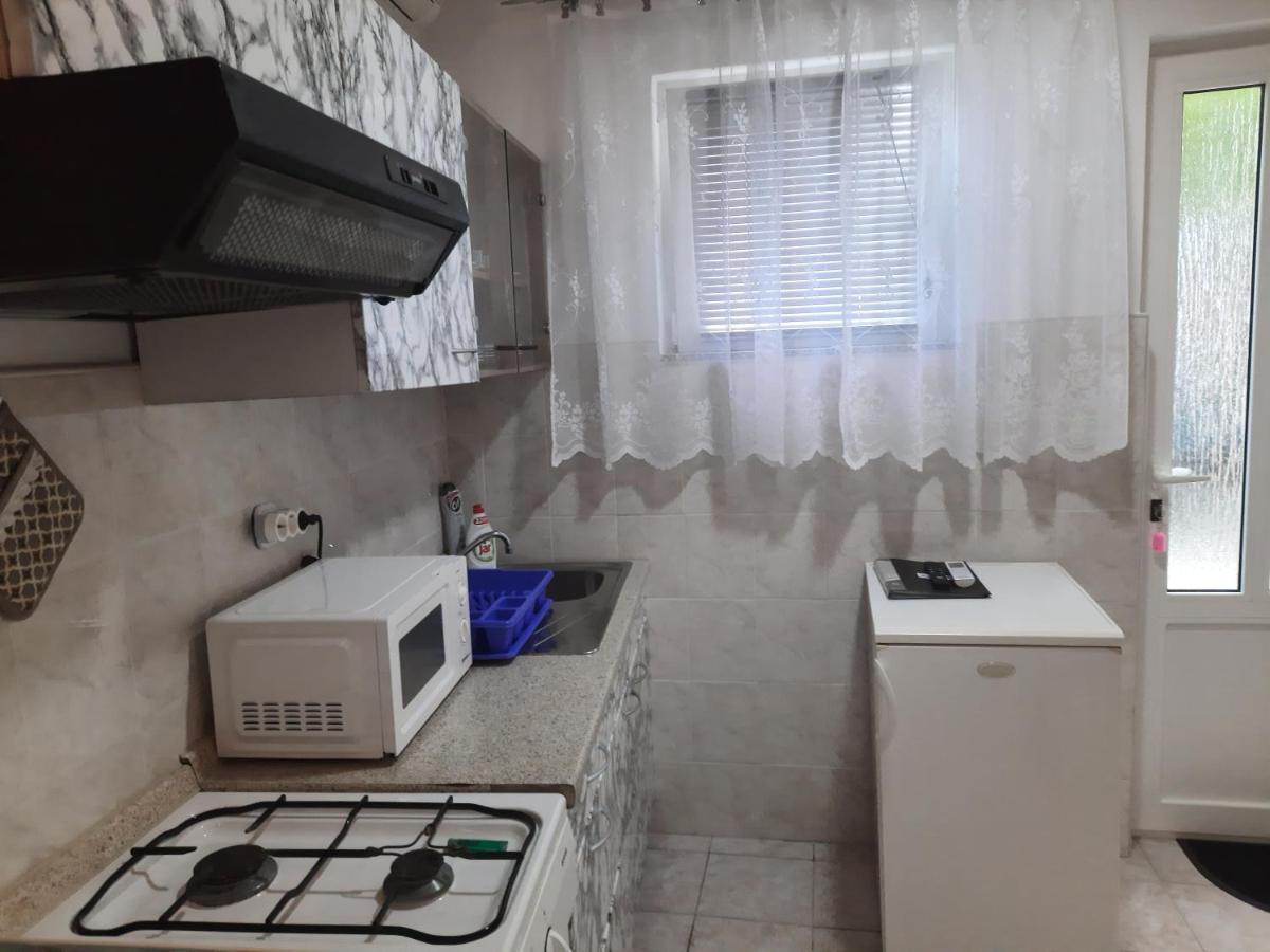 Apartmani Ana-Lora Lopar Zewnętrze zdjęcie