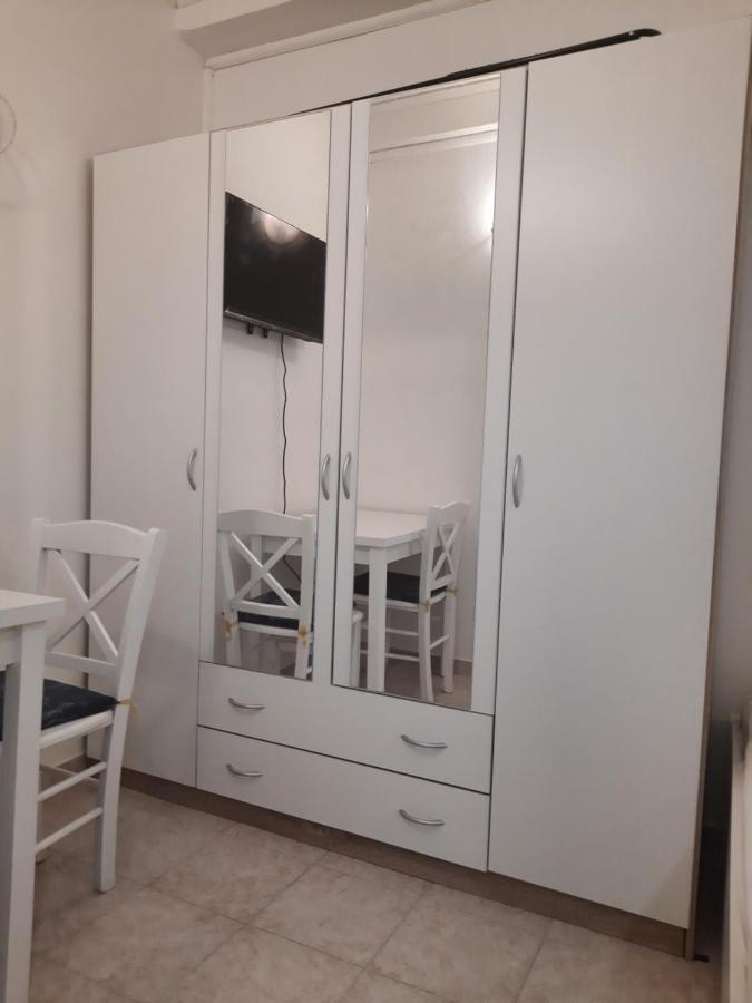 Apartmani Ana-Lora Lopar Zewnętrze zdjęcie