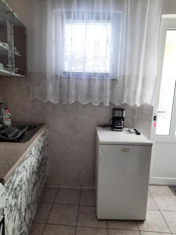 Apartmani Ana-Lora Lopar Zewnętrze zdjęcie