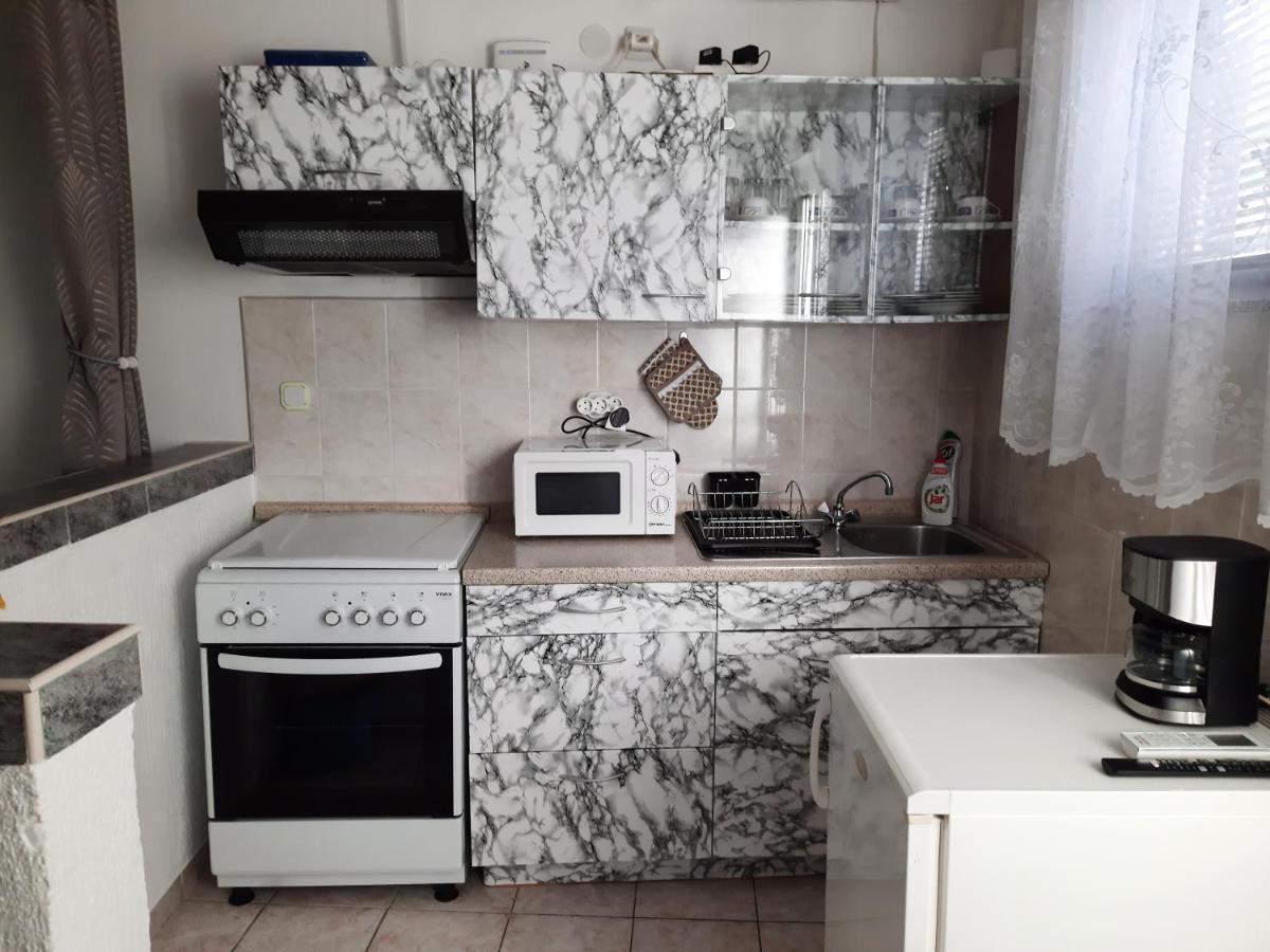Apartmani Ana-Lora Lopar Zewnętrze zdjęcie