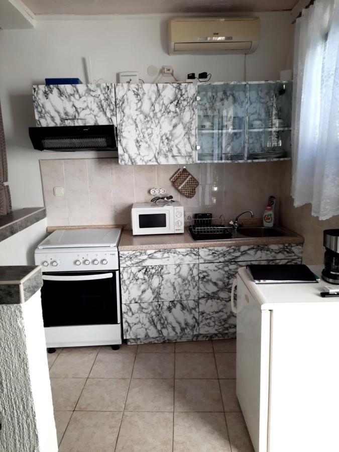 Apartmani Ana-Lora Lopar Zewnętrze zdjęcie